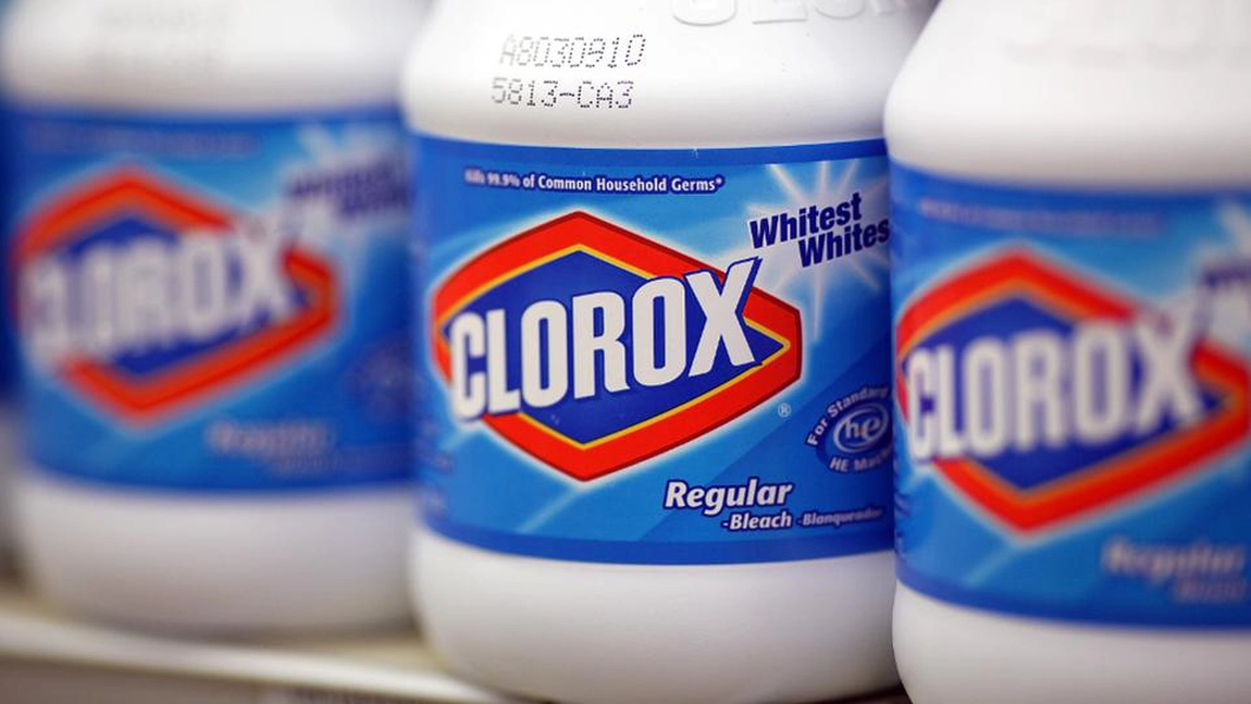 Americanii se „tratează” preventiv de coronavirus cu clor și vopsea de păr