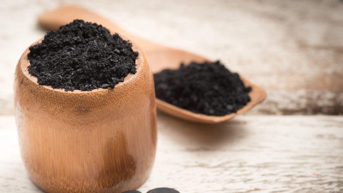 Carbunele activ, campion al detoxifierii intestinelor si pielii