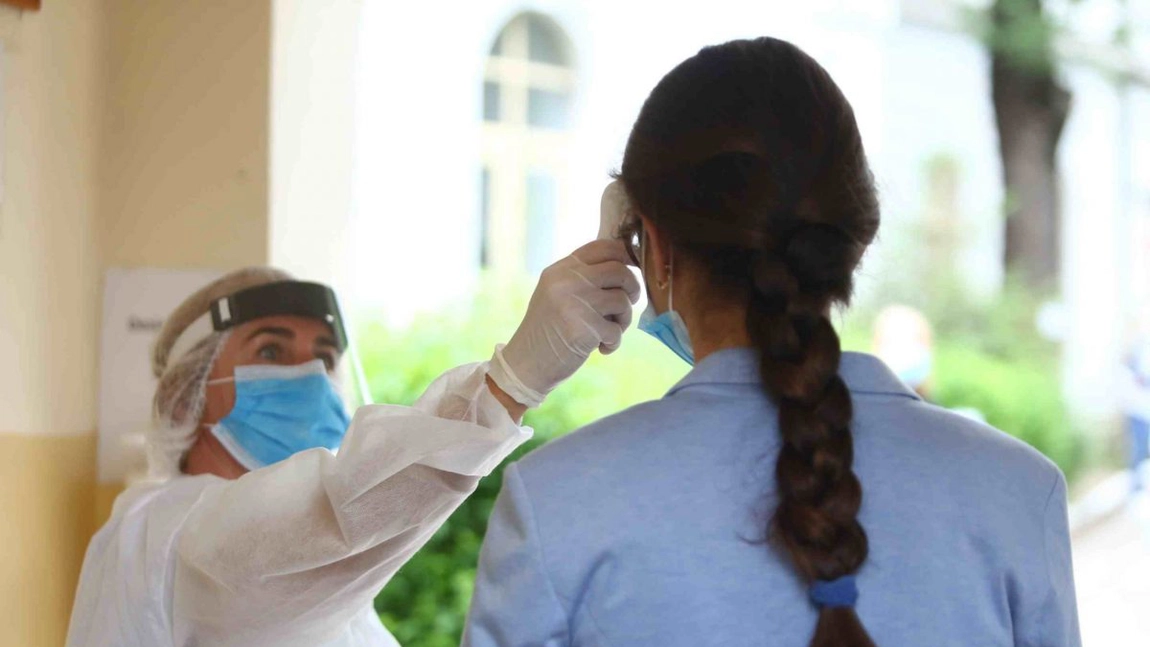 Scandal la Evaluarea Națională 2020: Fata cu temperatură putea da examenul!