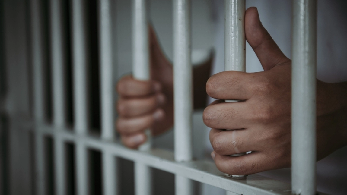 Ieșeanul care a ucis o bătrână și pe fiul ei, condamnat la pușcărie pe viață! Răzvan Butuc, obligat de judecătorii ieșeni să achite daune morale de 25.000 de euro!