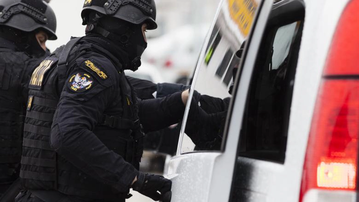 70 de mascați au descins la clanurile din Murgeni care s-au bătut în plină stradă. IPJ Iași acordă sprijin - UPDATE