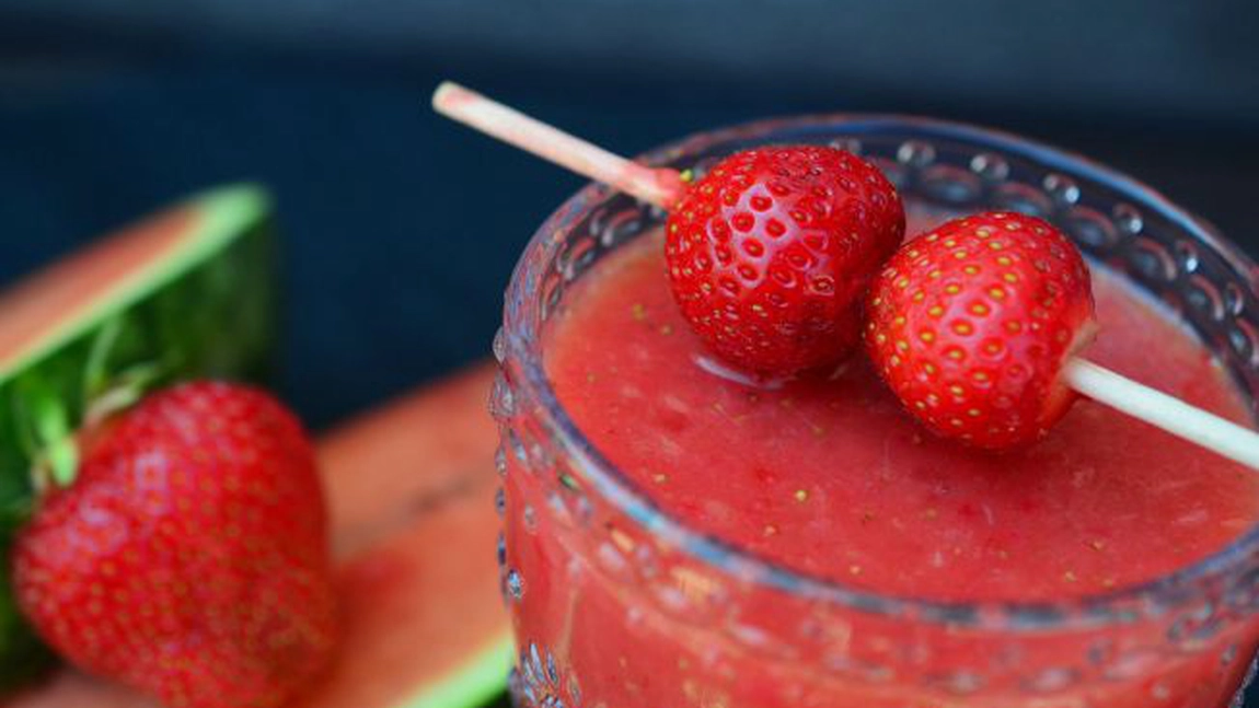 Ingrediente pentru nectar de căpşuni