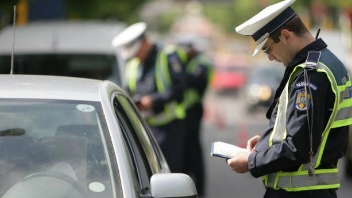 Controale în trafic! Polițiștii rutieri au stat cu ochii pe șoferi! O parte dintrei cei trași pe dreapta au rămas pietoni