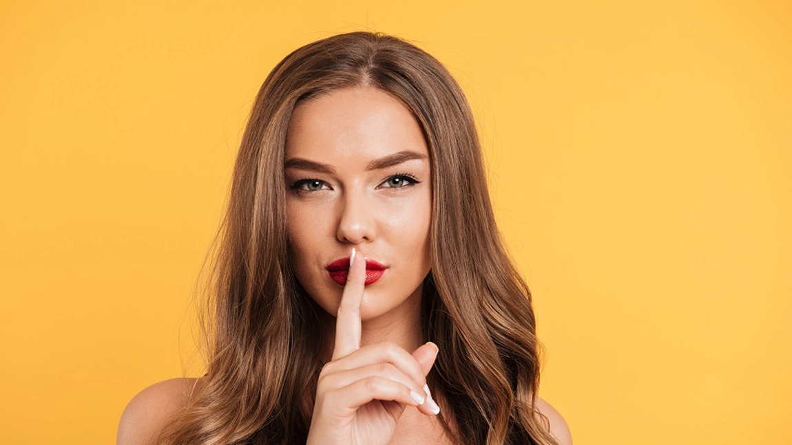 Intamplari amuzante relatate de modelele Studio 20! Ce le-au cerut membrii sa faca in fata camerei web