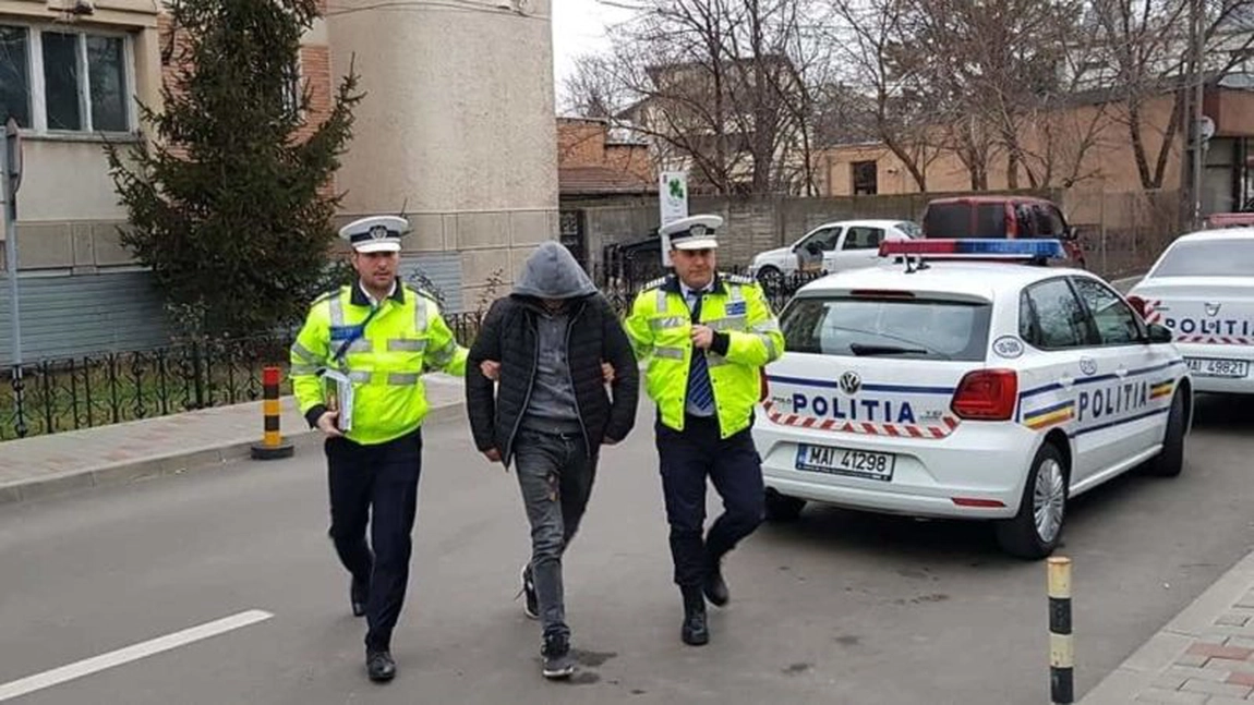Scandal terminat cu cătușe la Poliția Rutieră! Un șofer prins cu o alcoolemie de 0,90 la mie a făcut circ și i-a înjurat pe polițiști (EXCLUSIV)