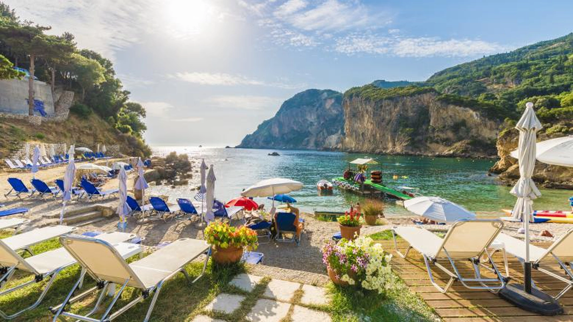 Grecia a închis granițele. Cine nu are voie să mai meargă în vacanță