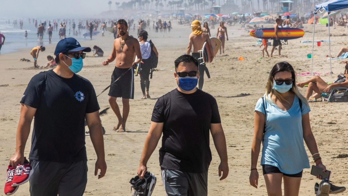 Măsură neașteptată în Andaluzia. Masca devine obligatorie pe plaja și la piscină