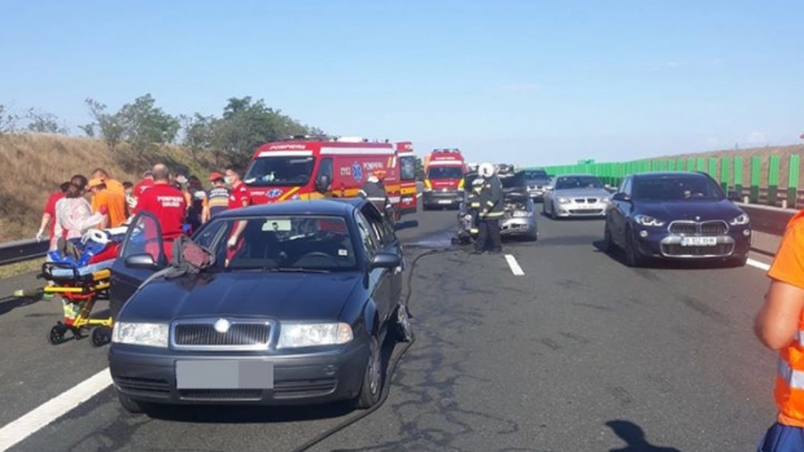 Accident rutier grav pe Autostrada Soarelui. Nouă persoane au fost rănite - FOTO/ VIDEO