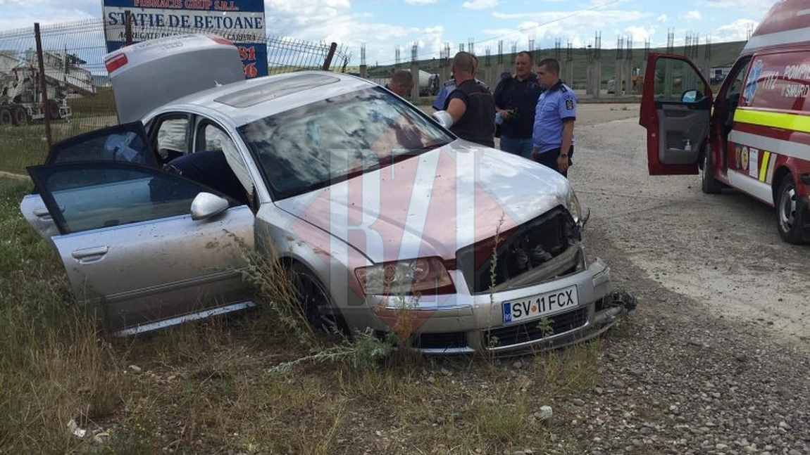 Accident rutier la Iaşi cu o persoană încarcerată. O maşină a ieşit în decor (EXCLUSIV) - FOTO/ UPDATE/ VIDEO