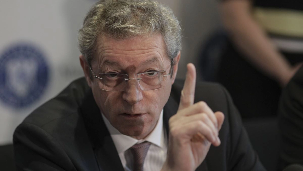 Ce spune Adrian Streinu-Cercel despre un gest făcut de toată lumea: „Este contraindicat!“