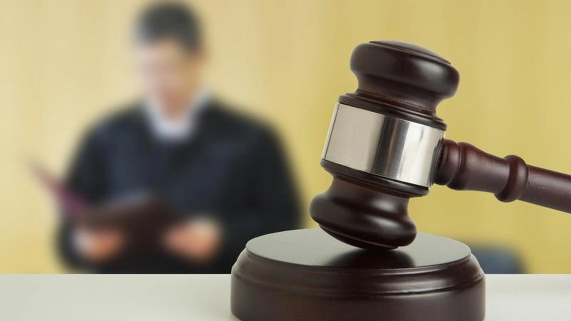 Scene de canibalism, la Iași! Bărbat, acuzat că și-a mușcat soția! Individul, trimis în judecată pentru tentativă de omor asupra unui membru de familie!