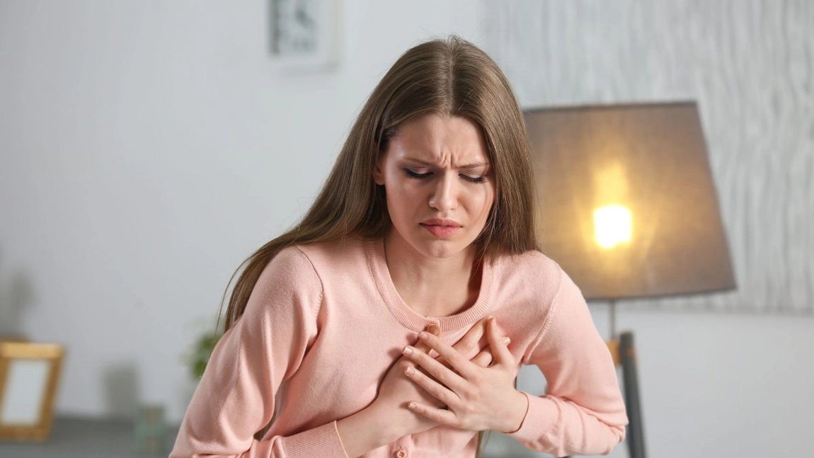 80% dintre cei infectați cu coronavirus încă au simptome la două luni după îmbolnăvire