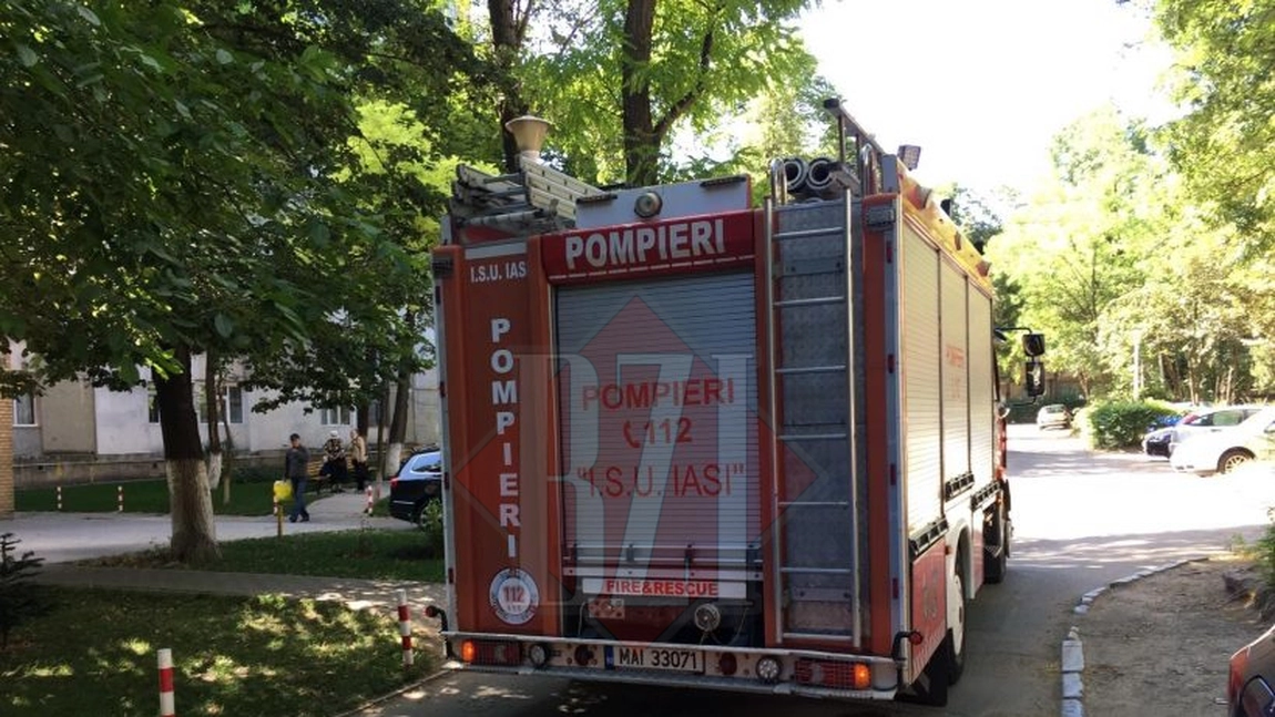 Incendiu pe strada Vasile Lupu. Un apartament a fost cuprins de flăcări - FOTO/ VIDEO