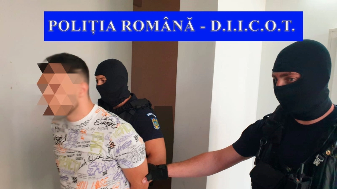 Droguri de mare risc, într-un club din Iași! Un tânăr de 19 ani, prins cu 85 de pastile ecstasy! Pilulele, sub formă de cranii, ar fi trebuit să ajungă la o petrecere!
