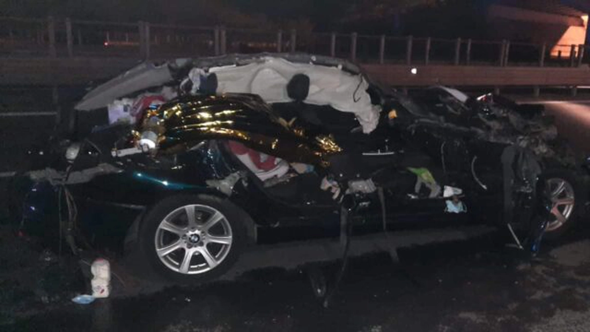 Accident rutier grav! Două persoane au fost decapitate după ce au intrat cu maşina într-un TIR