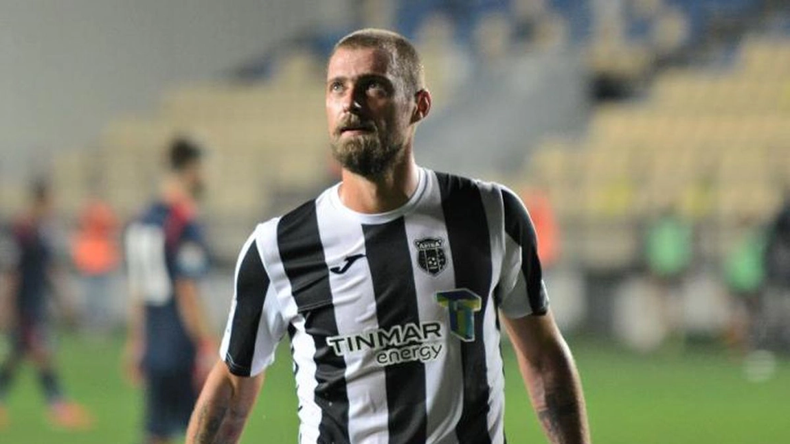 Gabriel Tamaș renunță la echipa națională și o ironizează pe CFR Cluj: 