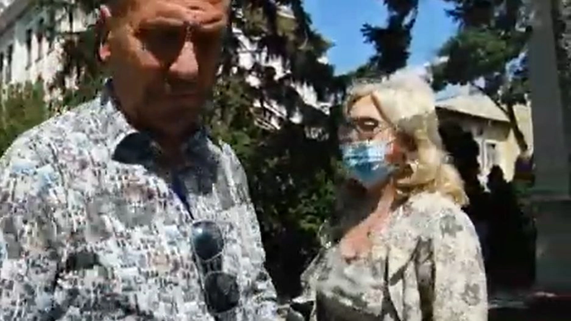 Maricel Popa şi Camelia Gavrilă, ciuma roşie de la Iaşi, şi-au luat bodyguard pe bătăuşul Mircea Manolache - VIDEO