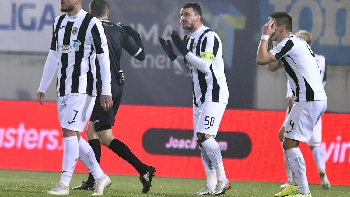 UEFA a decis: Astra - Craiova se joacă doar dacă nu va influența lupta la titlu!