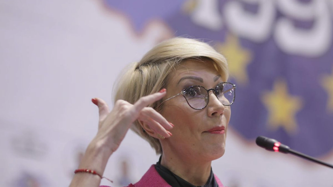 Raluca Turcan: ”Şcoala începe în mod obligatoriu de la data de 14 septembrie”