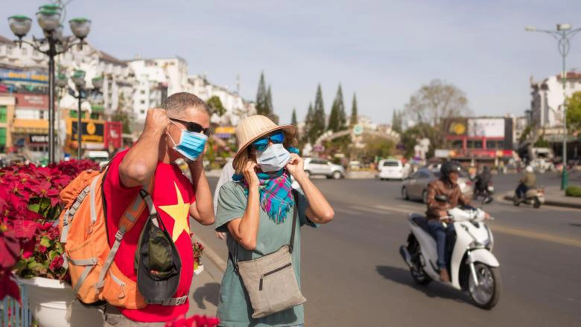 România este pe primul loc la numărul de turişti infectaţi cu COVID-19 care vin în Grecia