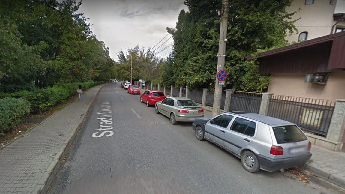 Zeci de locuri de parcare în municipiul Iași. Primăria Iași licitează prin WhatsApp spații în cartierele orașului