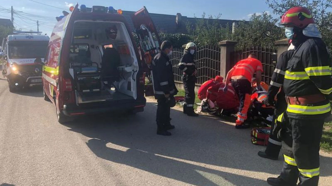 Destin crunt! Un copil de numai sase ani a murit, după ce o căruță s-a răsturnat peste el!