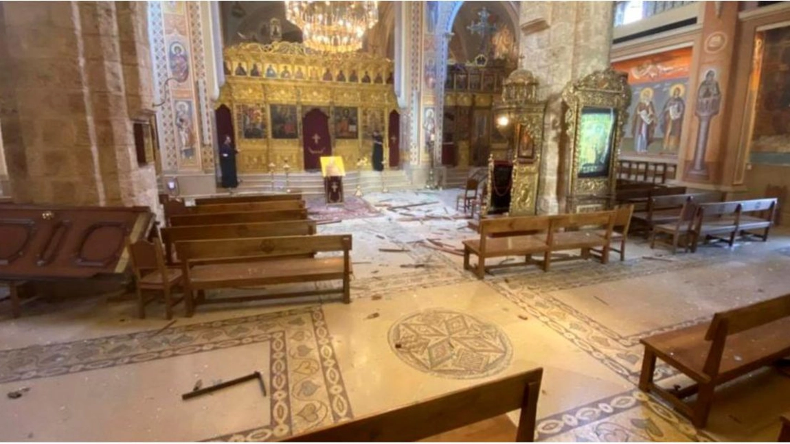 Altarul unei biserici ortodoxe din Beirut a rămas intact după explozie - VIDEO