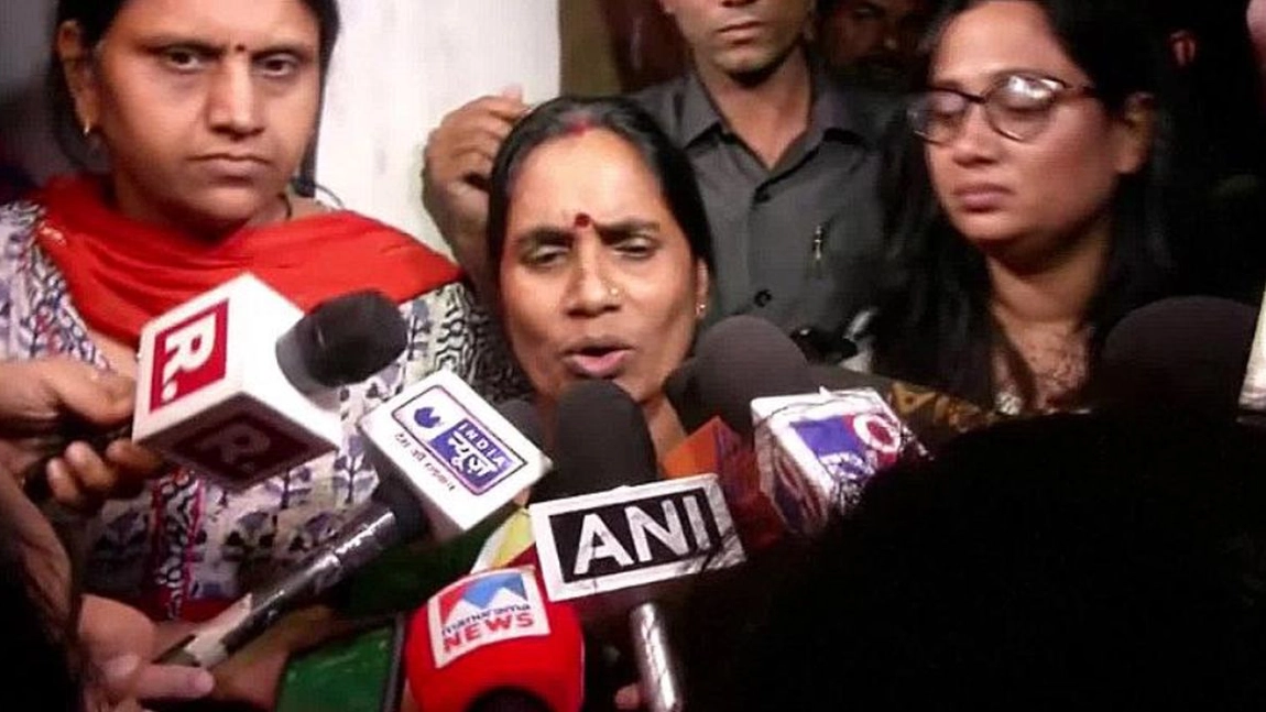 Revoltă în India după violul și uciderea unei fete în vârstă de 13 ani