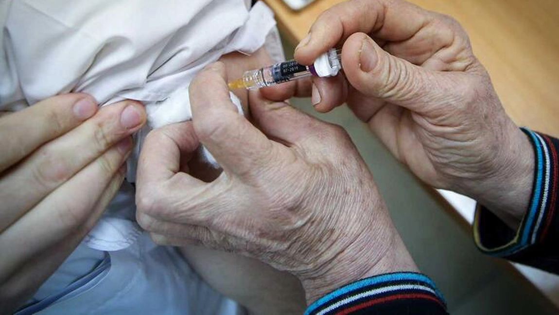 Prof. dr. Alexandru Rafila. Cine vor fi primii români care vor primi vaccinul și dacă va fi obligatoriu