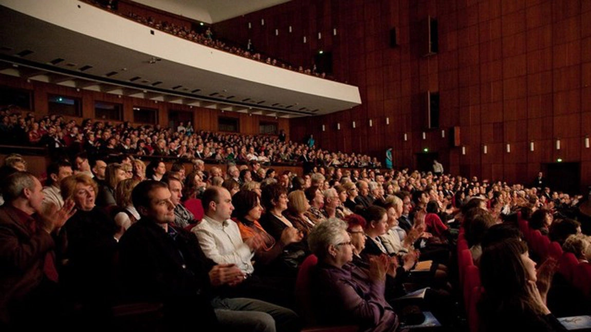Vești bune pentru iubitorii de activități cultural-creative! Când vor fi deschise cinematografele și sălile de spectacol