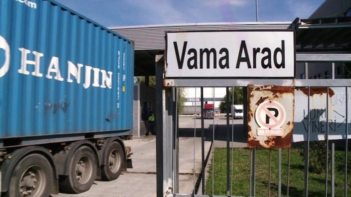 Zeci de cetăţeni străini au fost scoşi sub escortă din ţară. Au primit interdicţie în România cinci ani