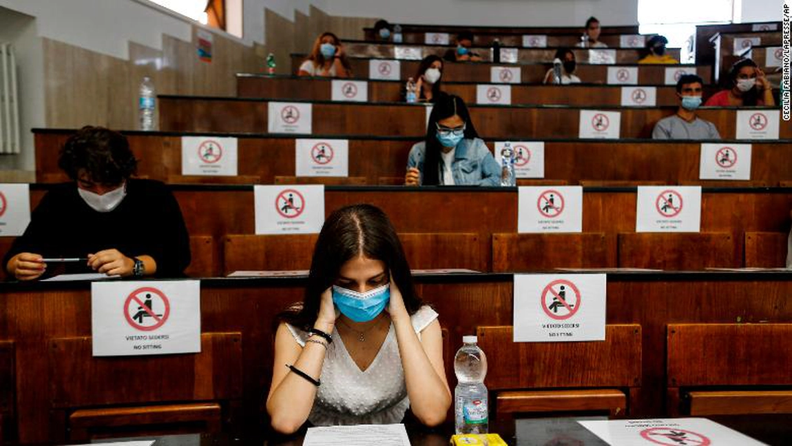 Cursuri online, la marea majoritate a universităților din țară