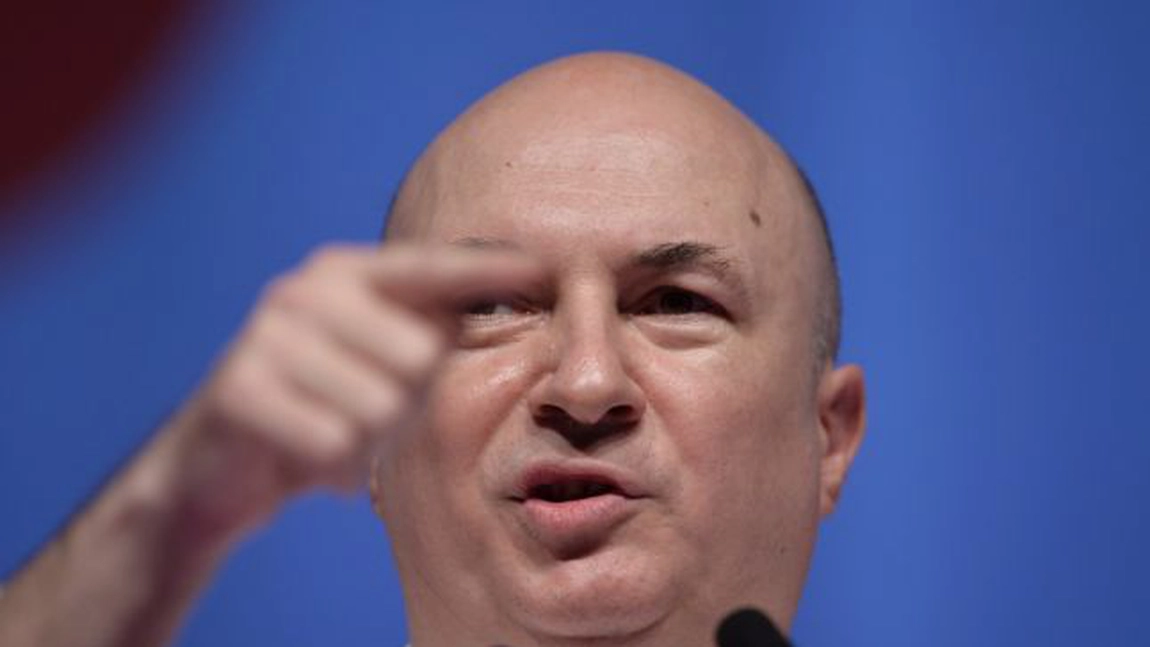 Codrin Ștefănescu, reacție explozivă la început de an școlar: ”Asemenea haos și bātaie de joc n-am vāzut in viața mea!”