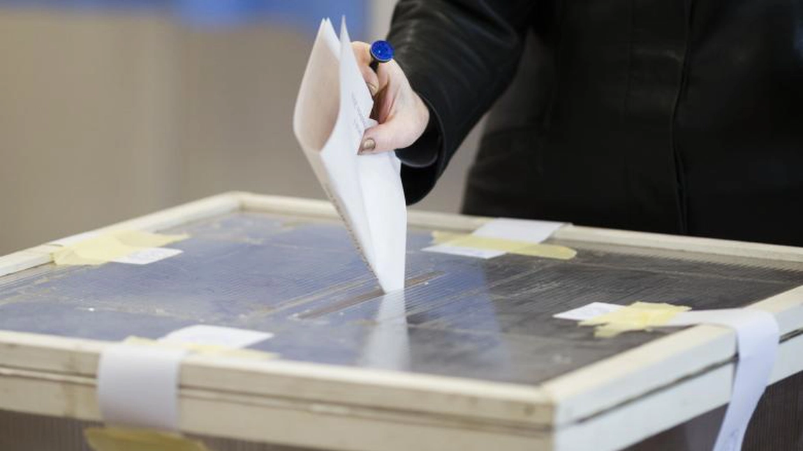 Cum se împart primăriile și consiliile județene din țară. Câți primari au PSD, PNL și USR-PLUS