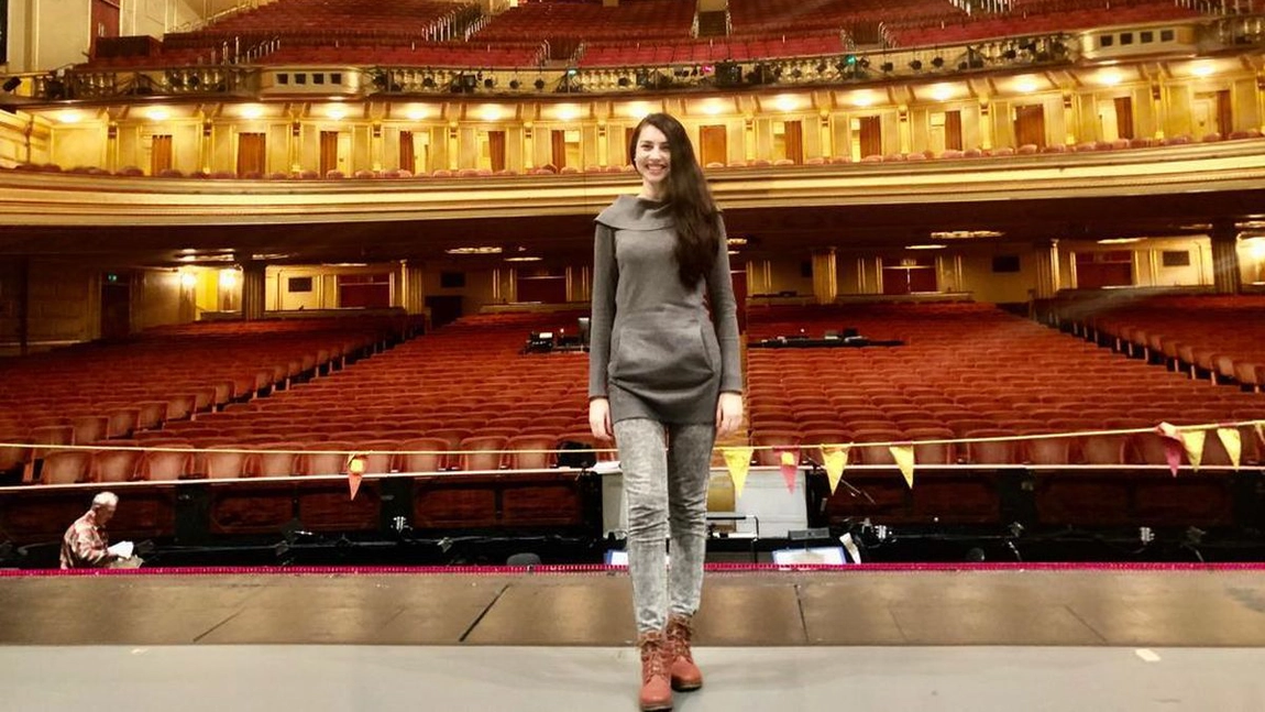 Visul american, trăit de o solistă din Iași! După ce a cântat pe scena Operei din San Francisco, a primit totul pe tavă, dar a ales să se întoarcă în România. Pentru ce a lăsat totul în urmă este aproape ireal!