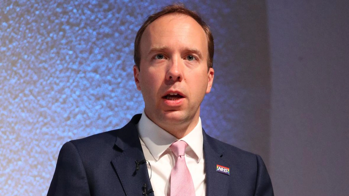 Secretarul pentru sănătate din Marea Britanie, Matt Hancock, avertizează asupra unor măsuri mai restrictive, întrucât Marea Britanie „se confruntă cu un punct de basculare”