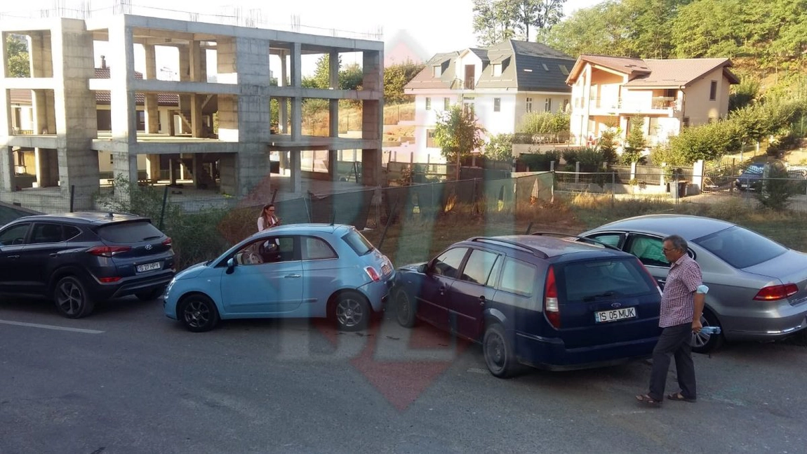Accident rutier pe Aleea spre Cimitirul Evreiesc. Patru autoturisme au fost implicate în coliziune -FOTO
