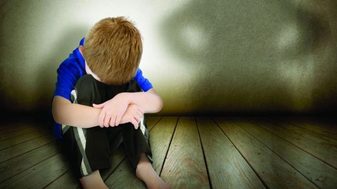 Caz șocant în Iași! Băiețel de numai șase anișori, violat cu sălbăticie de un individ! Victima, supusă de pedofil la chinuri desprinse din filmele de groază! (Exclusiv)