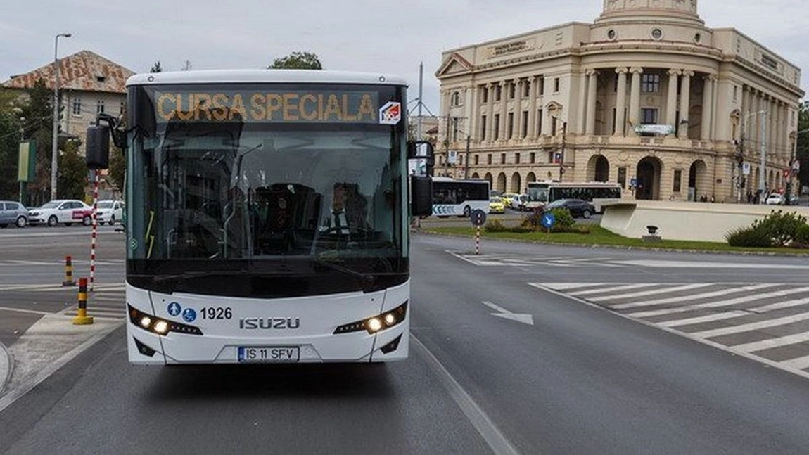 Cursele speciale CTP Iași pentru elevi și preșcolari s-au aglomerat din prima zi a noului an școlar. Polițiștii locali fac verificări în mijloacele de transport public din Iași
