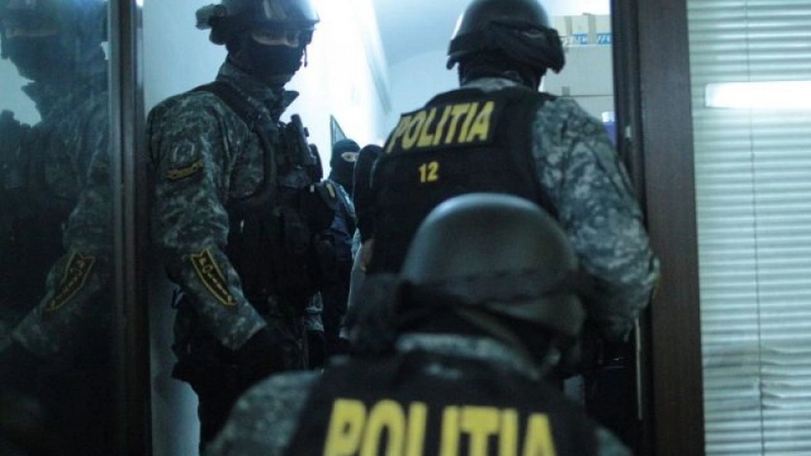 Polițiștii Serviciului de Investigare a Criminalității Economice Iași au descins în mai multe locații. Au fost vizați cei care fac 