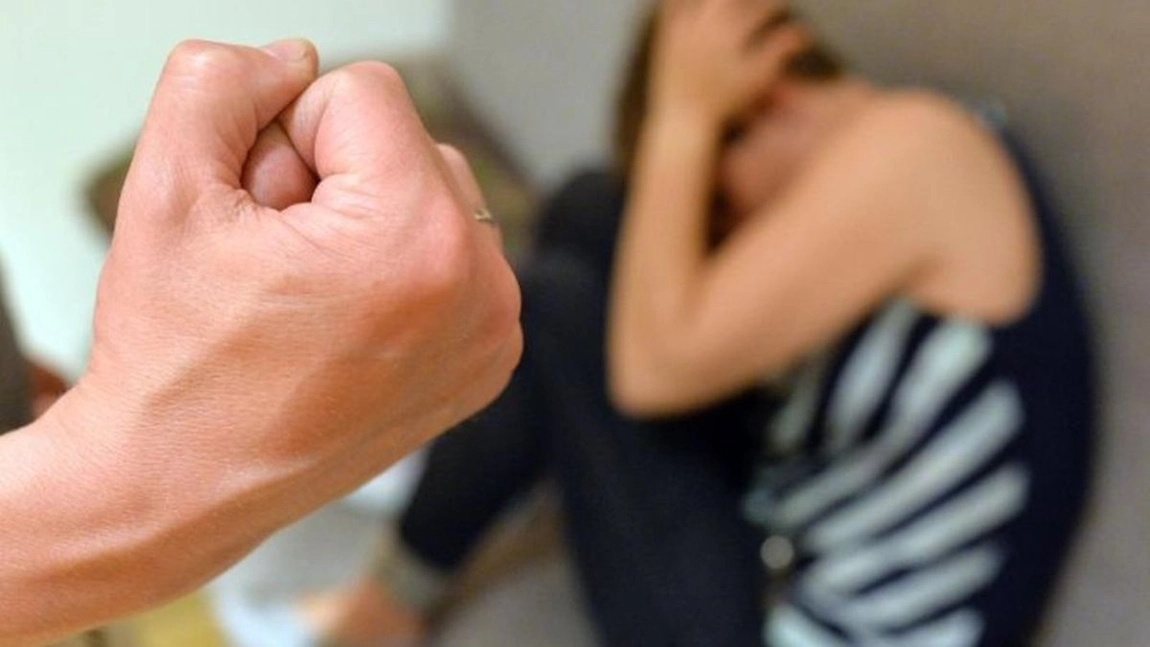 Femeie de afaceri din Iași, bătută de soț! Ieșeanul, acuzat că și-a hărțuit soția! Judecătorii au emis un ordin de protecție pe numele lui, dar acesta l-a ignorat! Bărbatul ar fi șofat băut și fără permis! (Exclusiv)