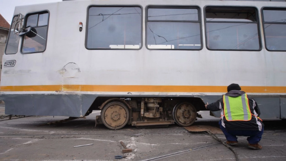 Accident rutier în București. Un pieton a fost lovit mortal de un tramvai