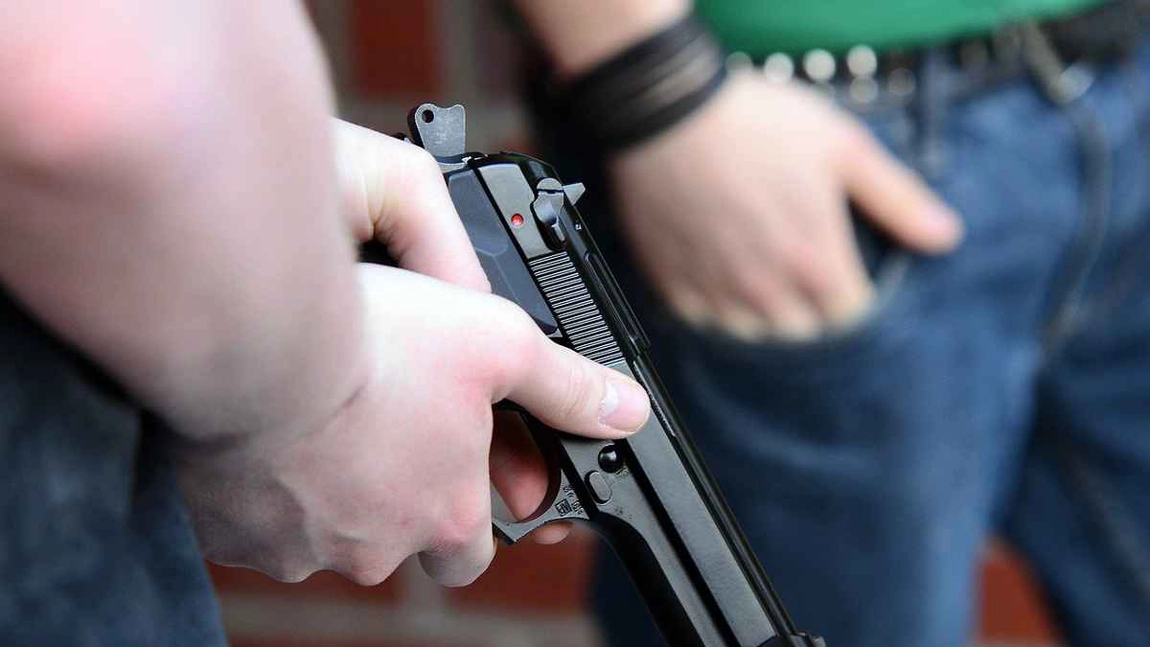 Un bărbat a fost împuşcat în cap cu un pistol airsoft. Făptaşul, reţinut în Constanța