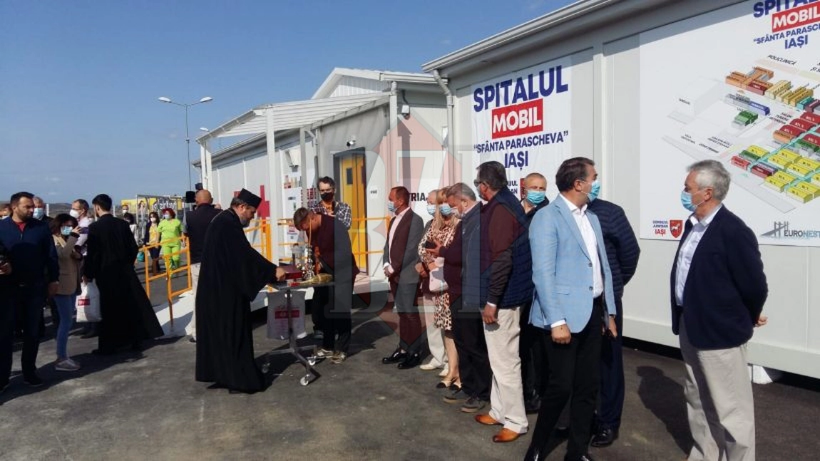 Sfinţire religioasă la Spitalul mobil de la Leţcani. Maricel Popa şi Ionel Arsene îşi fac iar campanie electorală. Unitatea nu are avize de funcţionare - FOTO
