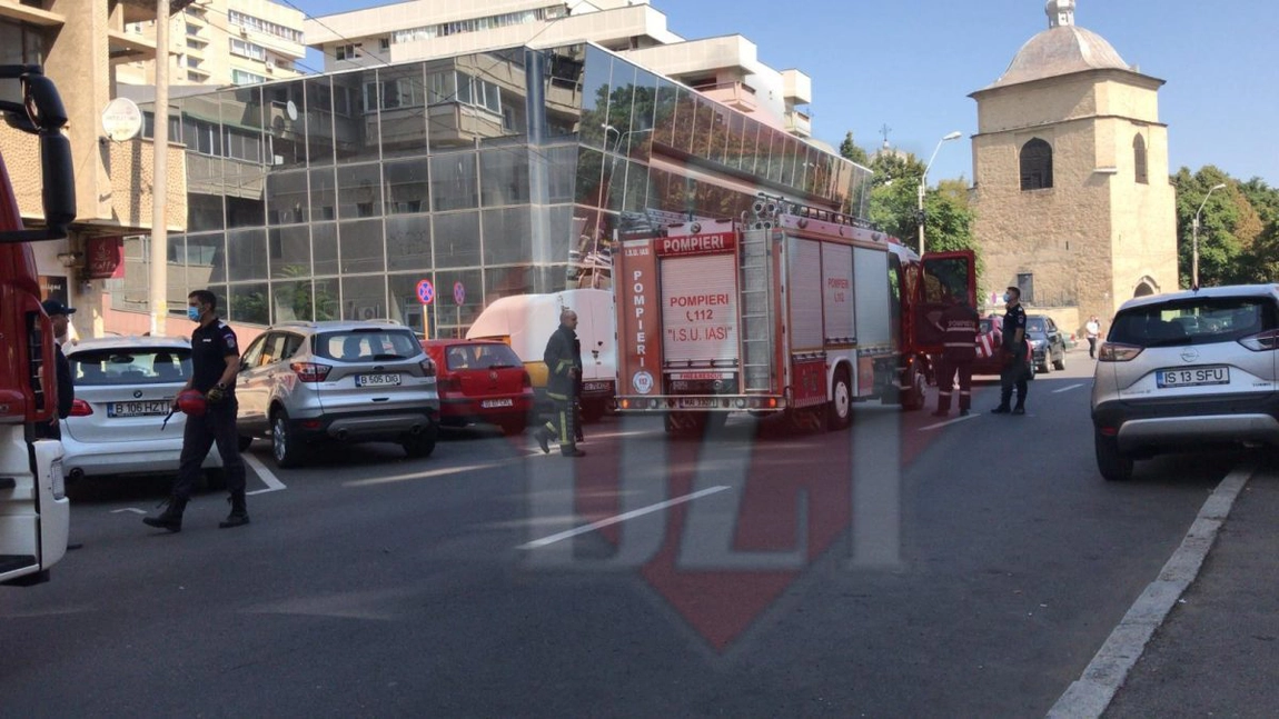 Tragedie în Iași! Un bărbat s-a sinucis aruncându-se de pe o clădire din zona centrală a Iașului  - EXCLUSIV / UPDATE / FOTO / VIDEO