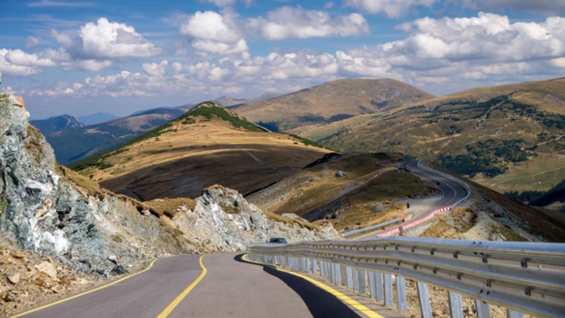 Transalpina se închide în weekend, între Novaci şi Rânca, pentru un concurs de automobilism