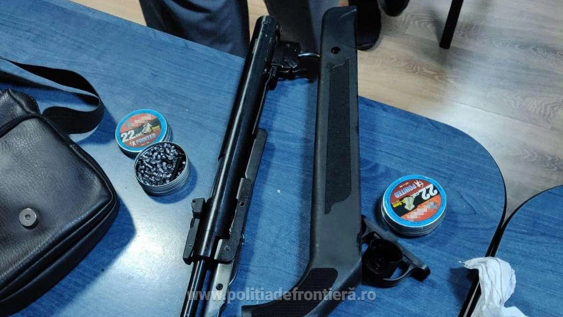 Doi rakeți moldoveni au încercat să ajungă în Iași cu arme și muniție, dar au fost opriți la vama Sculeni