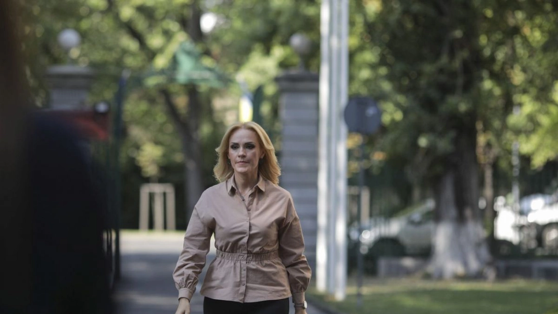 Cum a fost surprinsă de curând Gabriela Firea. A făcut mai multe schimbări la aspectul fizic