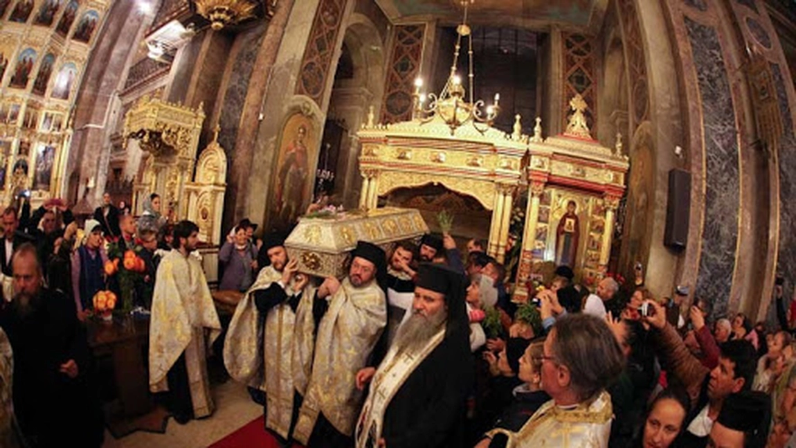 Deciziile luate de CJSU pentru Hramul Cuvioasei Parascheva. Racla nu va mai fi atinsă de pelerini. Vezi documentul integral. Reacția Mitropoliei