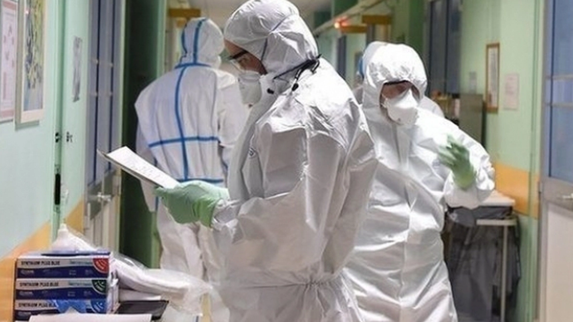 2.830 cazuri noi de persoane infectate cu SARS – CoV – 2 în ultimele 24 de ore în România